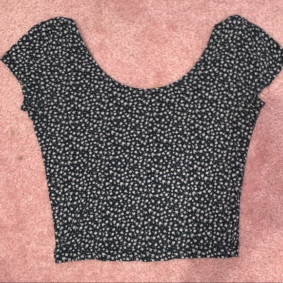 xs garage crop top